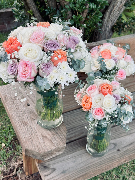 Pastel bridal and bridesmaids bouquets