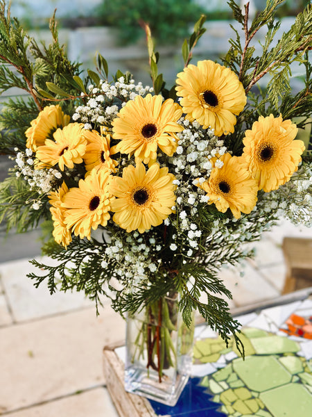 Yellow and white Gerbera and baby’s breath