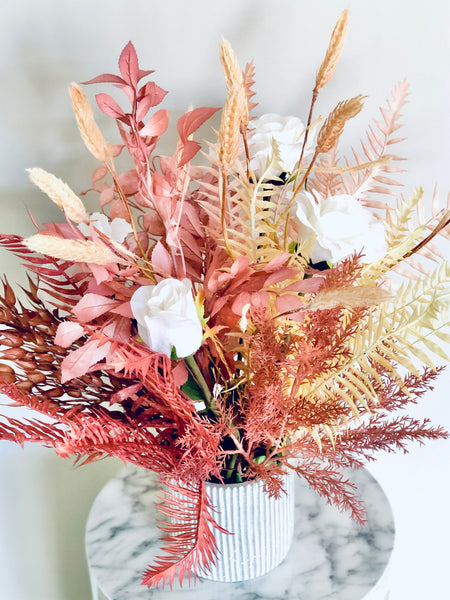 Round table top display vase