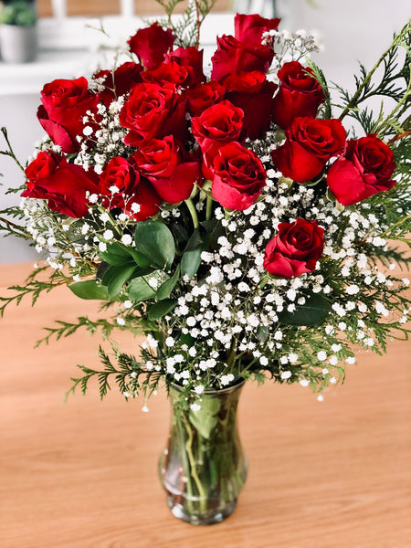 Red rose and babys' breath bouquet