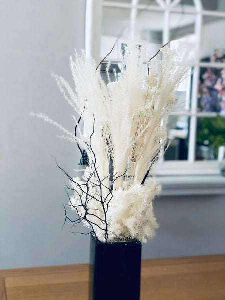 Preserved dry white pampas vase