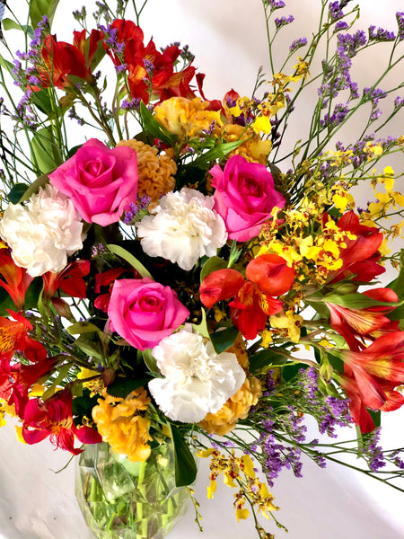 Pastels centerpiece floral arrangement