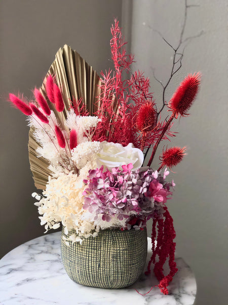 Red and rustic tones dry vase arrangement