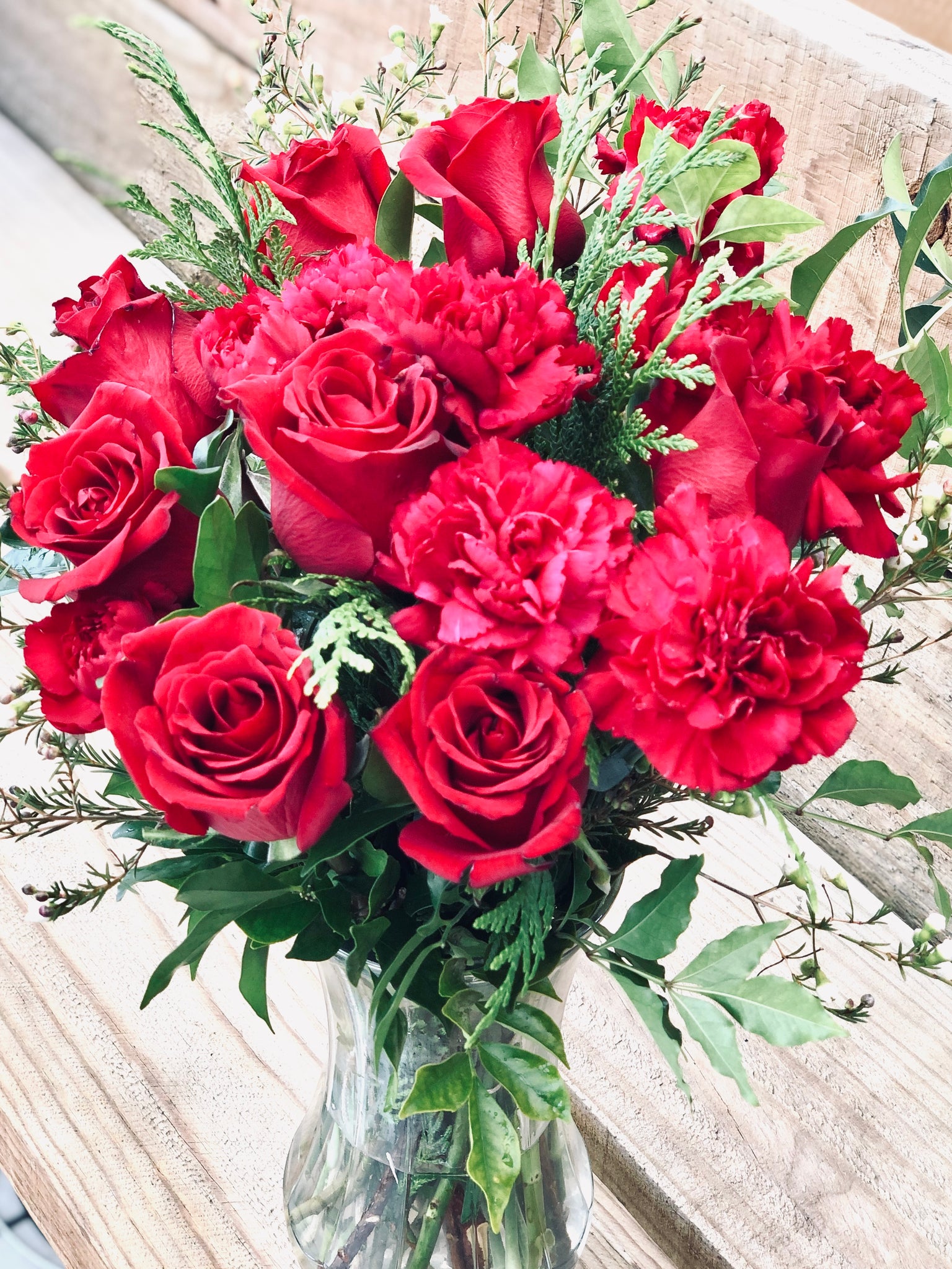 Splendid Red Roses Bouquet