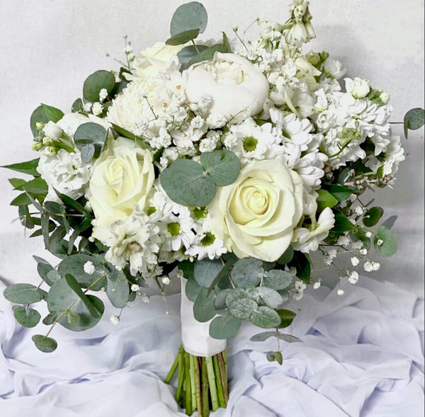 White rose wedding deals bouquet