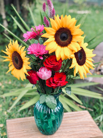 Sunflower and rose bouquet