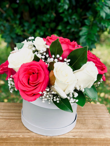 Pink and white roses romantic hat