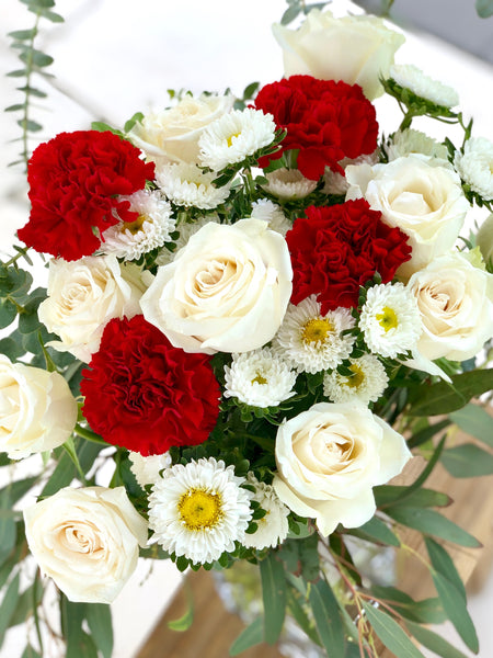 White rose elegance bouquet